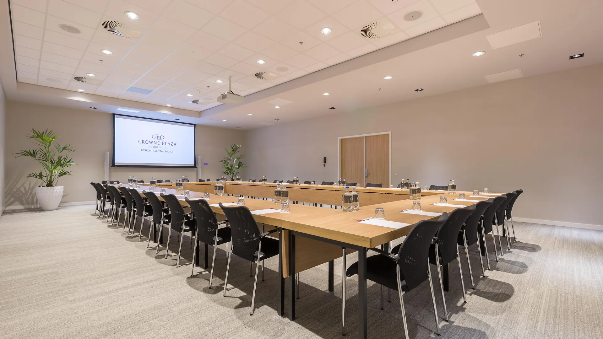 Crowne Plaza Utrecht - Central Station By Ihg Hotel
