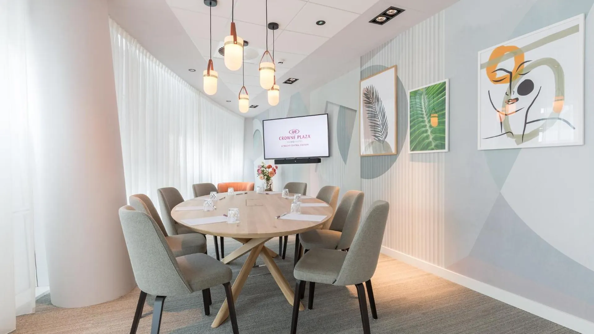 Crowne Plaza Utrecht - Central Station By Ihg 4*,